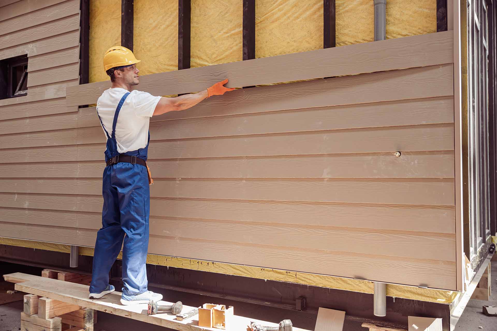 How to Maintain Your Homes Siding and Keep It Looking New