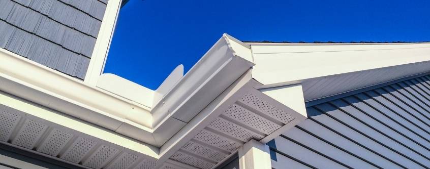 How to Save Money on Siding Installation and Repairs
